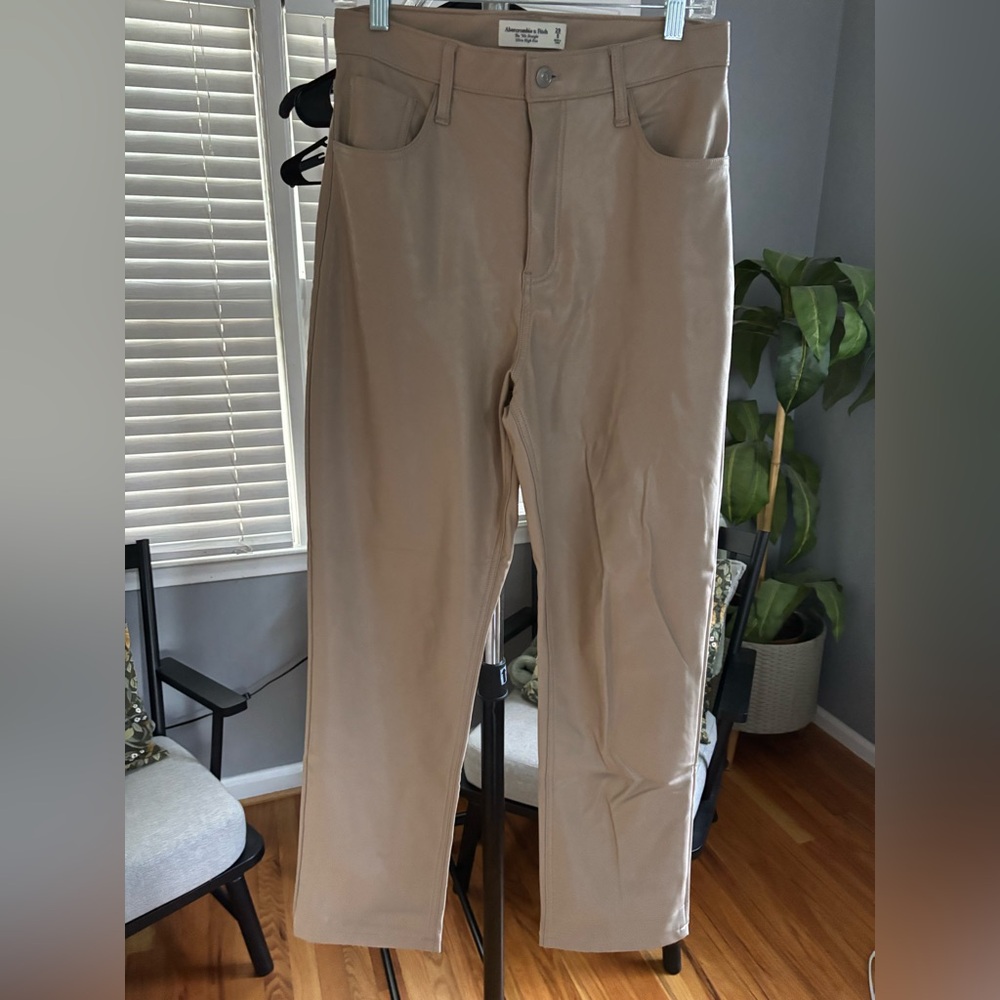 Abercrombie & Fitch leather 90’s straight ultra high rise- curve love 29
